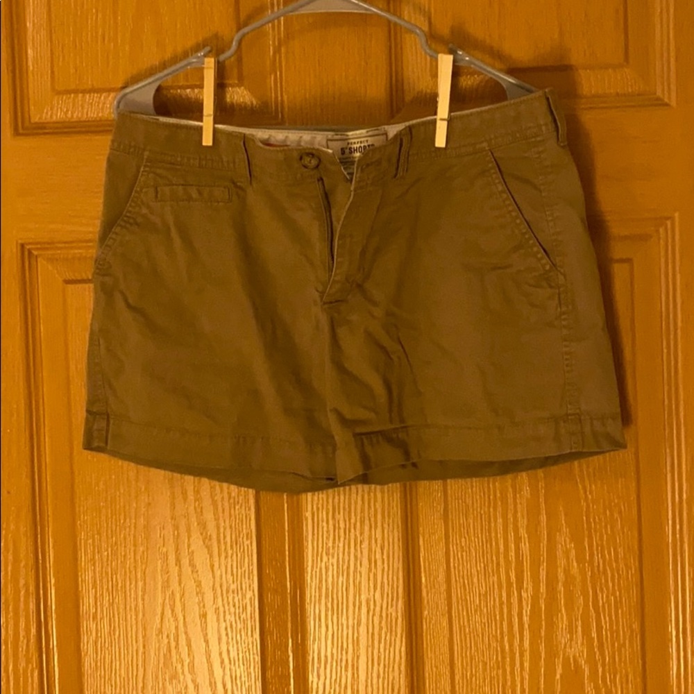 🌸NWOT Khaki jean shorts